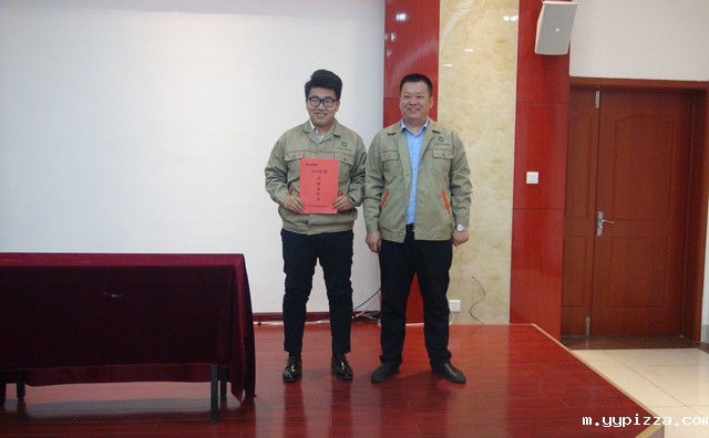 总经理和营销部签订目标责任书.jpg 总经理和营销部签订目标责任书.jpg