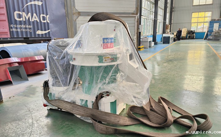 颗粒机单机时产量可以达到0.7-1吨,一天按照10小时计算,可以产出7-10吨成品颗粒,按照1吨颗粒最低100元钱利润来计算,一天的利润可以达到700-1000元。 颗粒机单机时产量可以达到0.7-1吨,一天按照10小时计算,可以产出7-10吨成品颗粒,按照1吨颗粒最低100元钱利润来计算,一天的利润可以达到700-1000元。