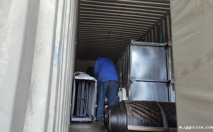 颗粒机生产线装车完成 颗粒机生产线装车完成