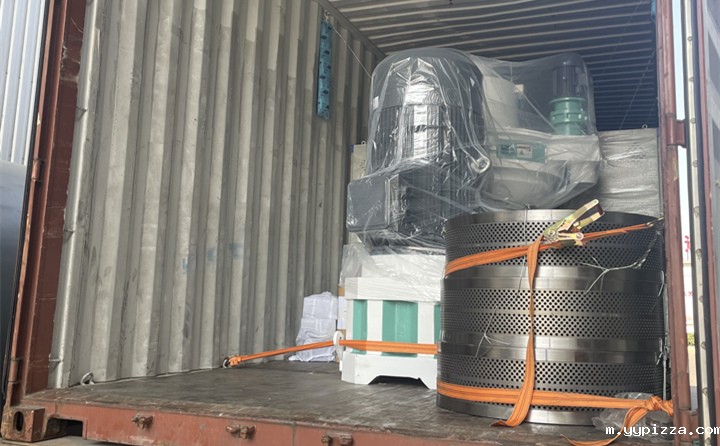 锯末颗粒机装车了 锯末颗粒机装车了