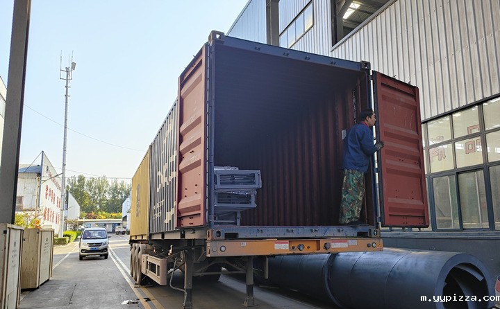 颗粒机生产线正在装车 颗粒机生产线正在装车