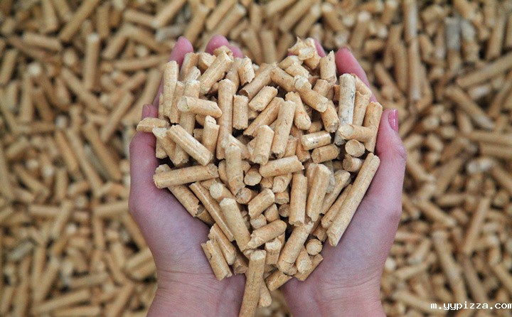 生物质颗粒机加工的纯樟子松颗粒