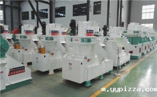 四川夹江县田间废弃秸杆变身“生物质燃料”